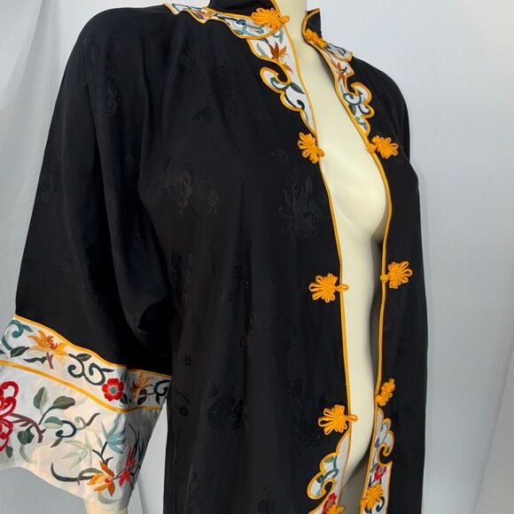 Vintage Jade Lantern Black Silk Embroidered Chinese Robe Duster Coat Floral Trim - Picture 12 of 16